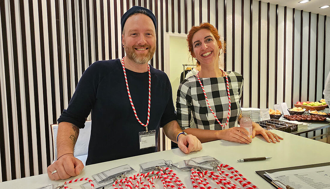 Victor Görgey und Stefanie Mehlich begrüßen die Teilnehmer des easyUSERDAY